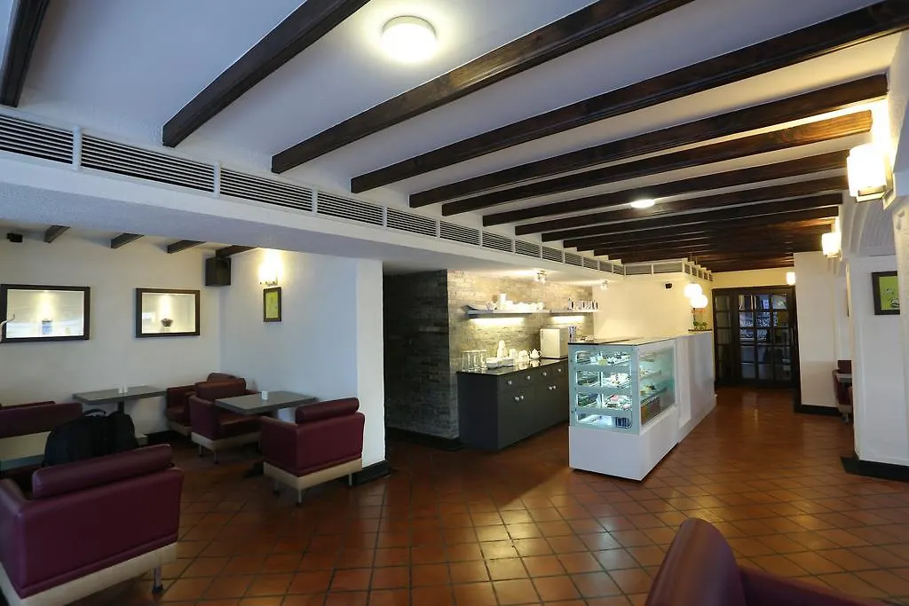 The International Hotel Kochi 4*,
